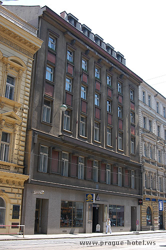 Obrzky a fotografie praskho penzina Platan